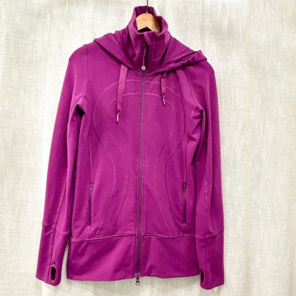 Lululemon Womens 6 Stride Jacket II Fushia Violet‎ Full Zip Hooded Thumb Holes
